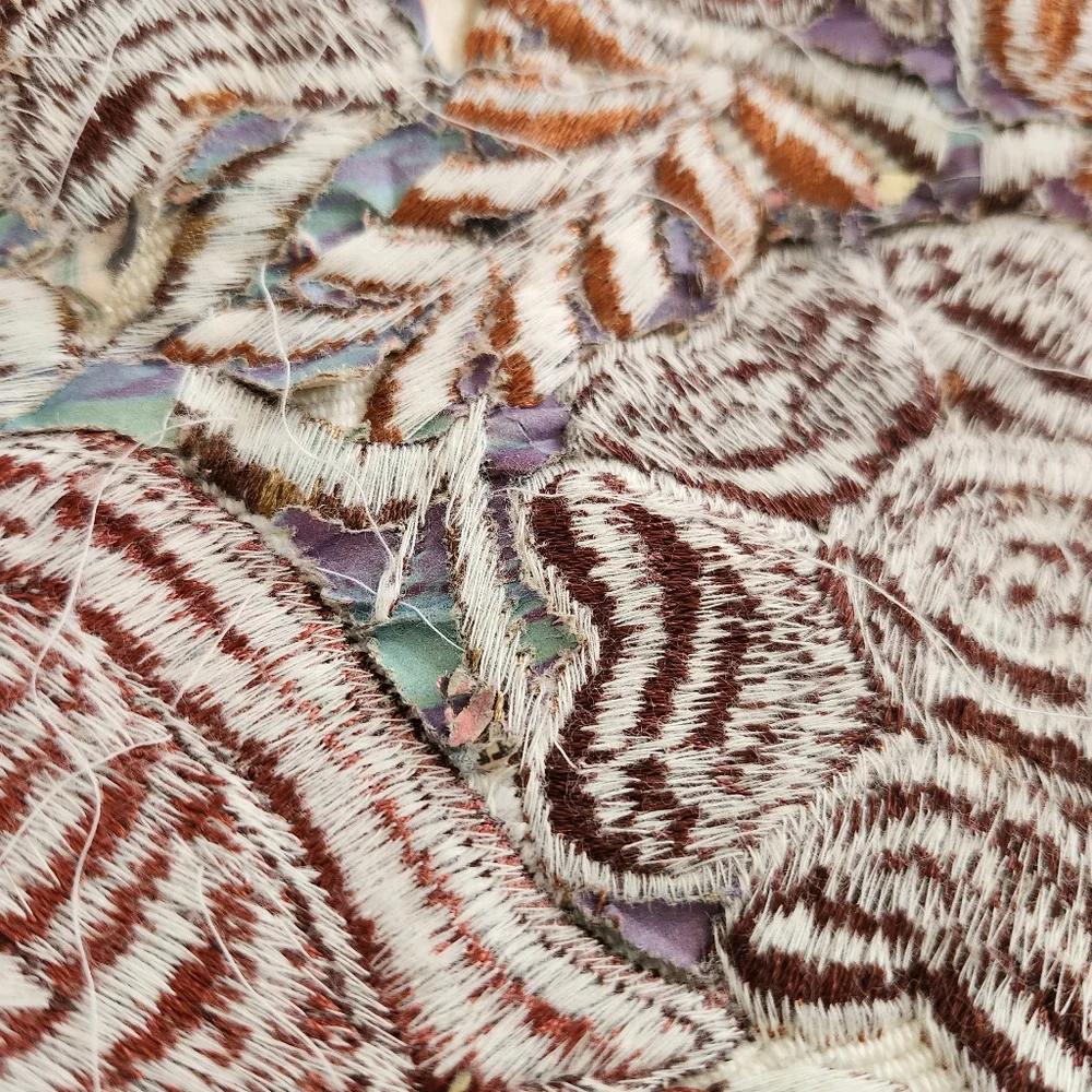 Floral Patterned Table Runner - Picture 7 of 10
